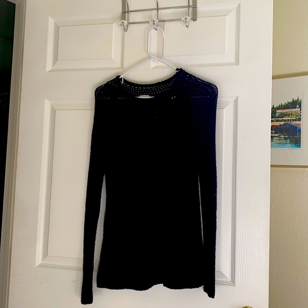 Black scoop neck knitted sweater
